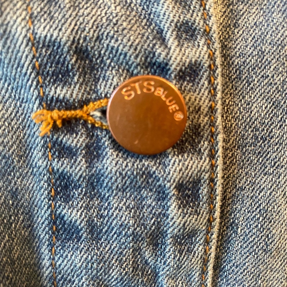 ❌sold❌ STS BLUE DISTRESSED JEAN JACKET SMALL - Picture 3 of 9